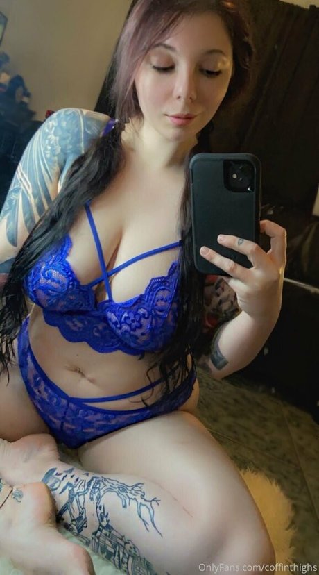 coffinthighs 裸のモデル 画像