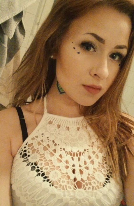 DMオンリーファン セクシー裸 アーカイブ