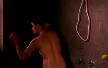 Neve Campbell 可愛いモデル 写真