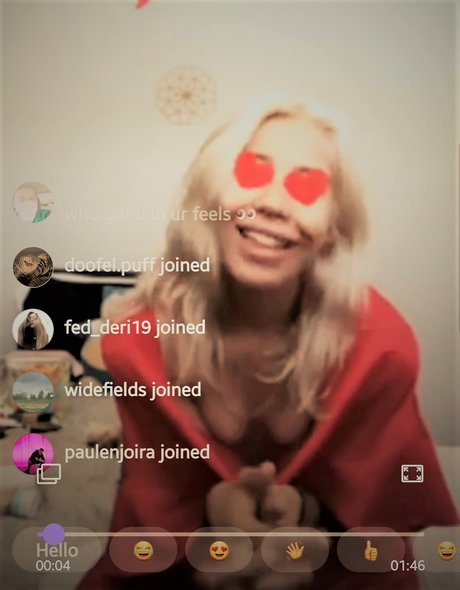 小さいペニスのオンリーファンズ ホットセックス 写真