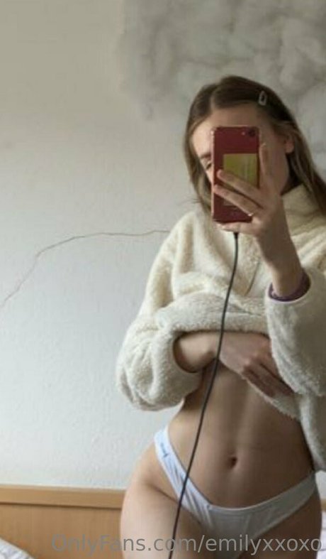 emilyxxoxo ホットなスター 画像