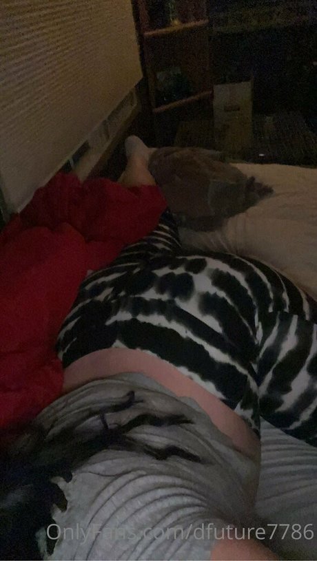 dfuture7786 ポルノスター ホット 写真