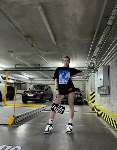 dinadimond HDポルノスター 写真