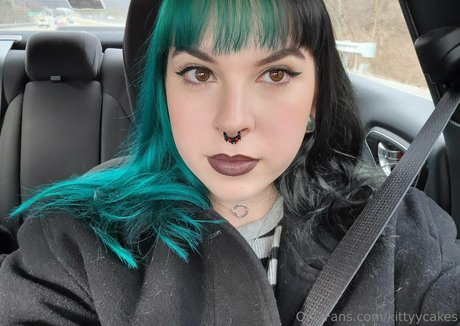 kittyycakes ポルノモデル 写真