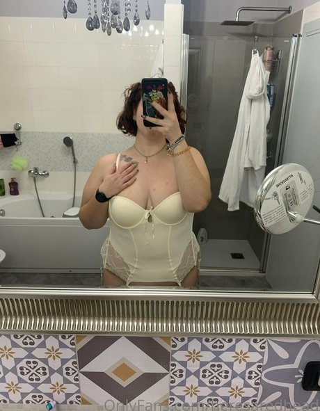 アナルファックオンリーファンズ ポルノ 画像