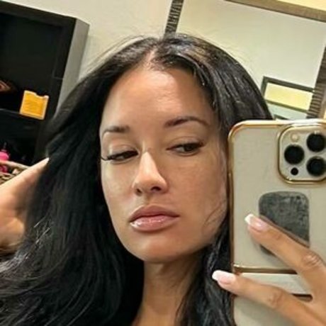 Nikki Blades 最高のモデル 画像