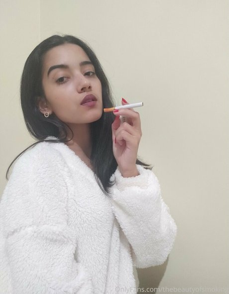 thebeautyofsmoking 美しいモデル 写真