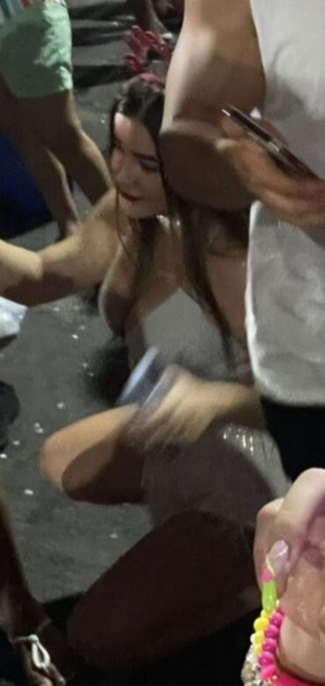 ハードセックスオンリーファンズ セクシーヌード 写真
