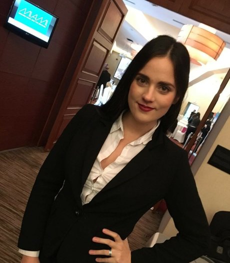 ティーンフィスティングオンリーファンズ 美しい裸 写真