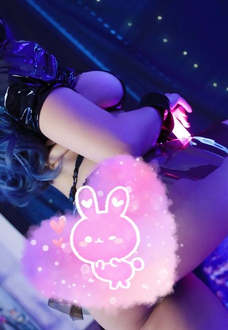 オナニー 潮吹き オンリーファンズ エロチック 画像