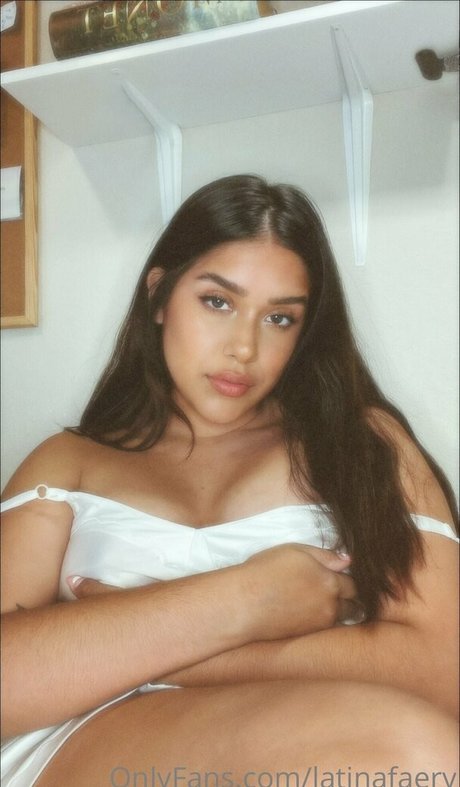 latinafaery 女優 写真