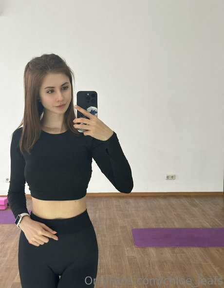 クーガー熟女オンリーファンズ セクシー裸 写真
