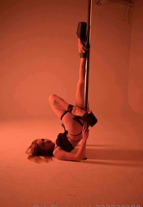 小人ヌードオンリーファンズ セクシーヌード 写真