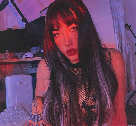 黒檀の厚いオンリーファンズ ポルノ 写真