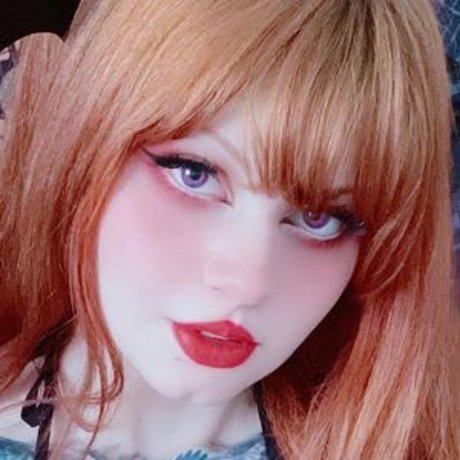 セクシーなドレスオンリーファンズ 美しいポルノ 画像