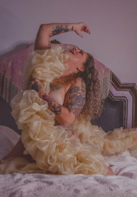 daniellecolby 女優 写真