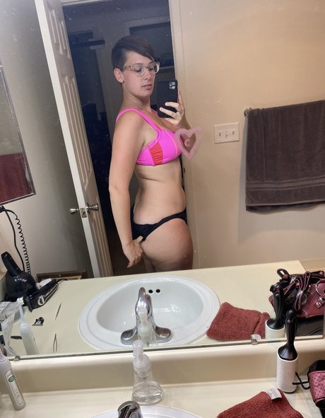 変態的なオンリーファンズ 美しいヌード 写真