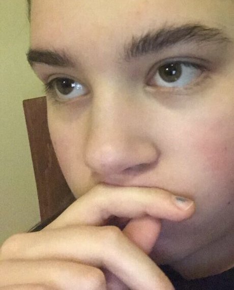 毛深いアナルオンリーファンズ ポルノ ギャラリー