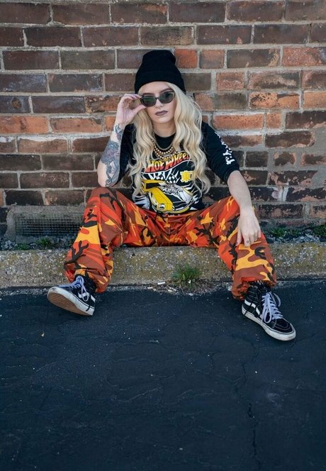 freemadbadvoodoo アダルトスター 画像