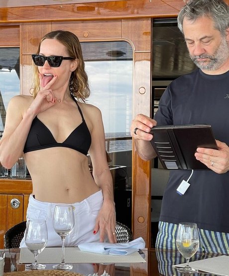Leslie Mann ポルノ女優 画像