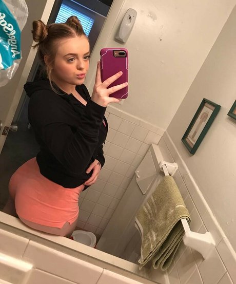 アジア人マッサージ オンリーファンズ ホットxxx 画像