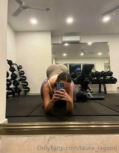 ママの足オンリーファンズ 美しいxxx ギャラリー