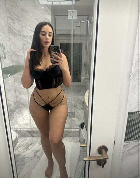 Yesjulz セクシー女優 写真