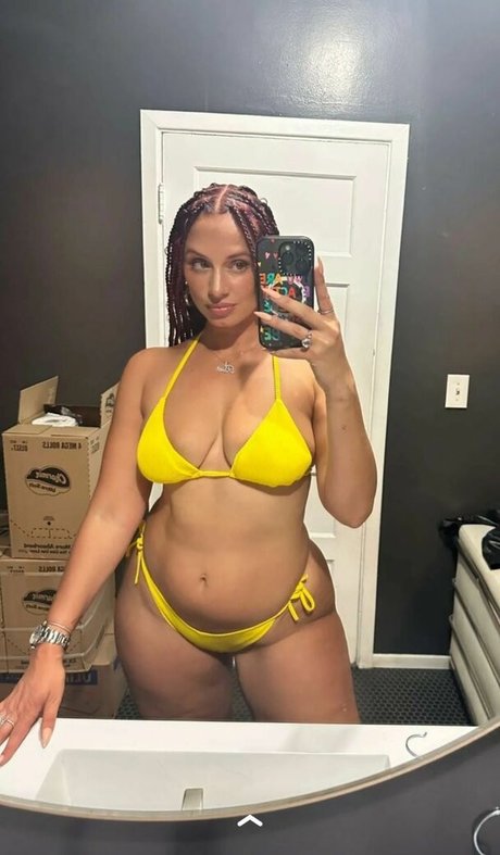 Yesjulz ホットスター 写真
