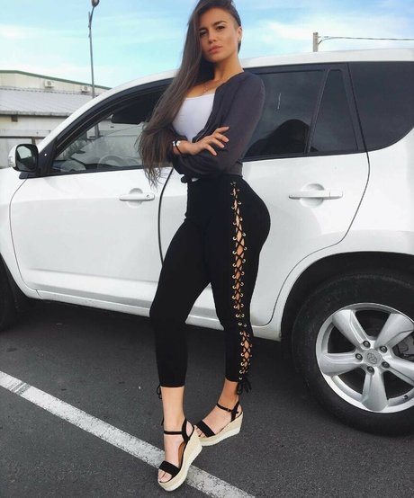 巨乳ソロオンリーファンズ ポルノグラフィック 写真