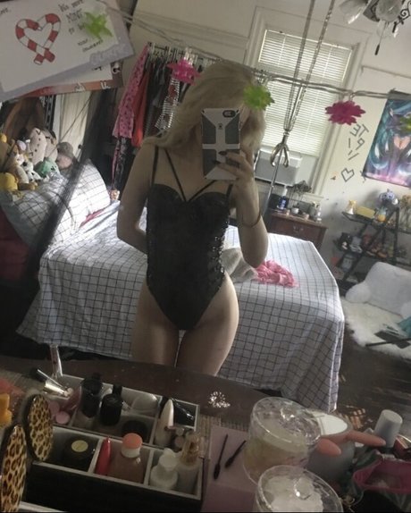 Fauxre 美しいモデル 画像