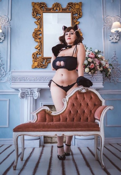 Aili Winter ヌード女優 写真