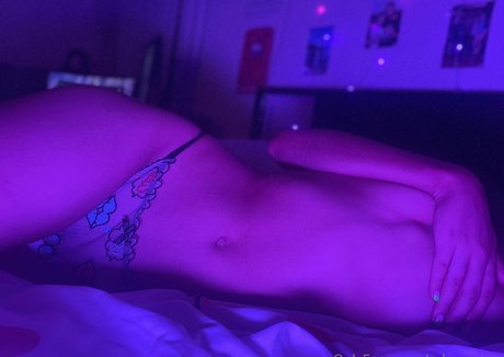 バニーヌードオンリーファンズ ホットセックス 写真
