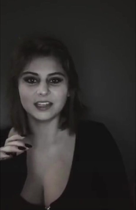 Caroline Casbon ポルノスター 素敵 写真