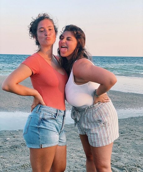 Caroline Casbon HDモデル 写真