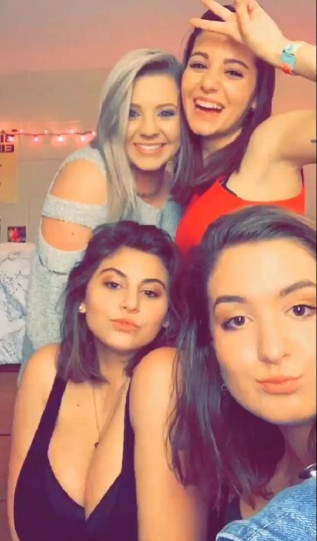 Caroline Casbon スター アーカイブ