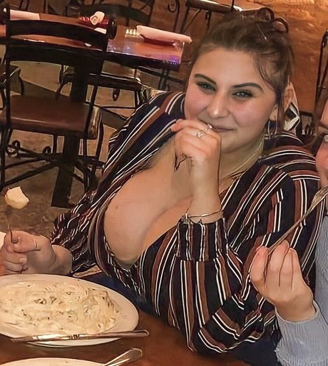 Caroline Casbon ポルノスター 素敵 写真