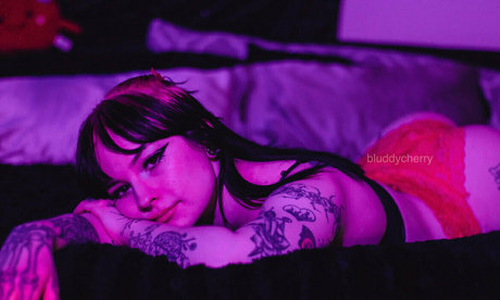 bluddycherryfree ポルノスター 美しい 写真
