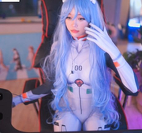 曲線美のクーガーオンリーファンズ セクシーヌード アーカイブ