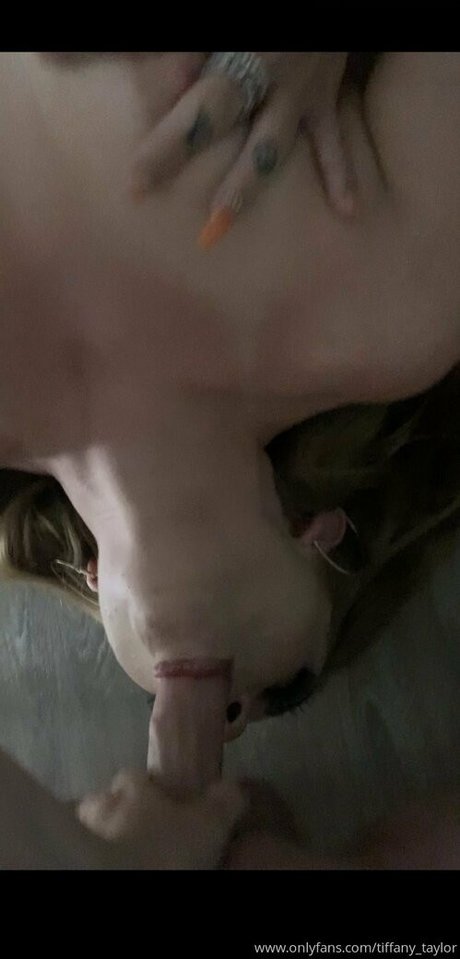 Tiffany Taylor 裸のポルノスター 写真