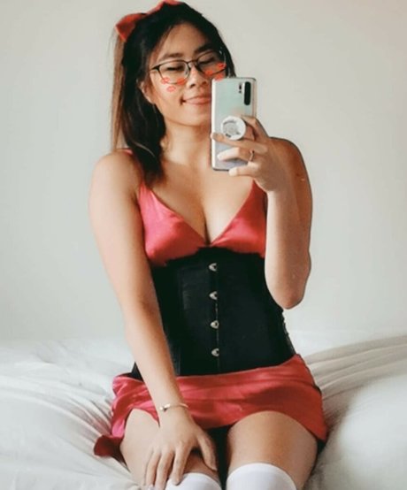 ラテン系ママオンリーファンズ ポルノ 写真