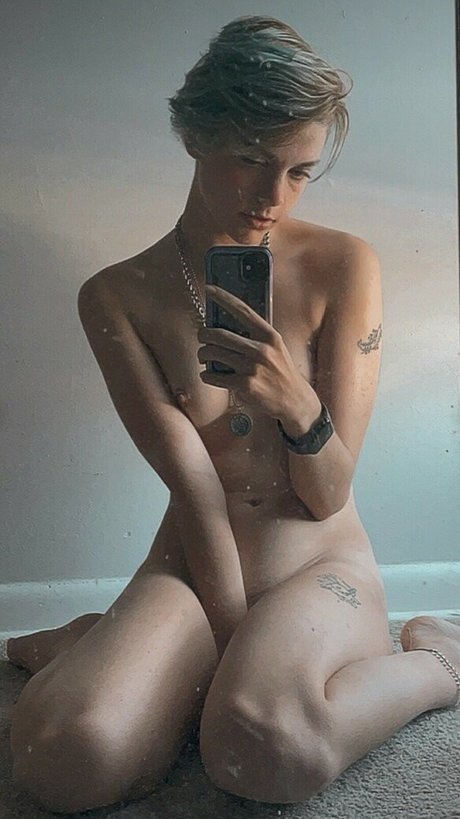 ブラック・ポーグ・オンリーファンズ セクシーヌード 画像