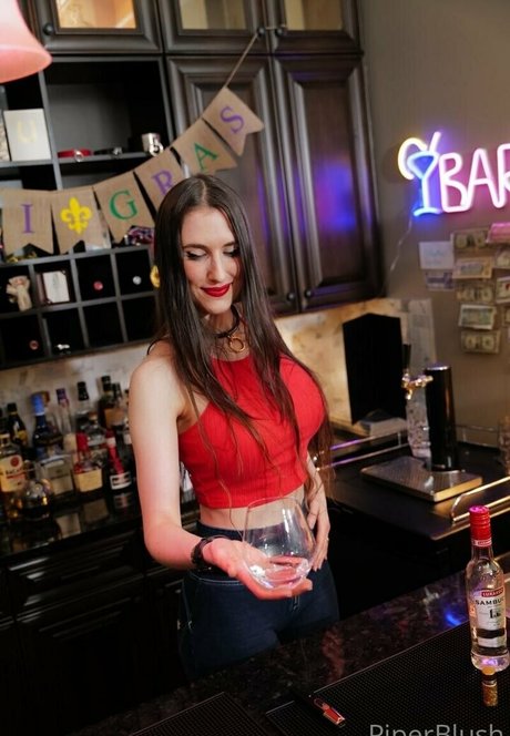 黒檀の足 オンリーファンズ 無料ヌード アーカイブ