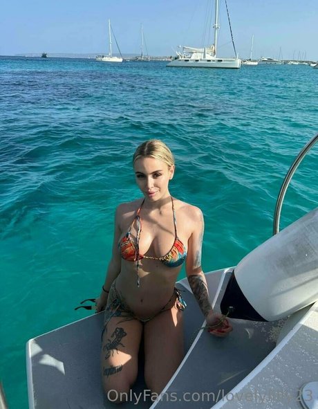 ティーンフィスティングオンリーファンズ ホットセクシー 画像