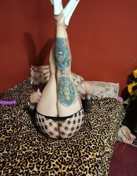 tattoolady d free 裸の女優 写真