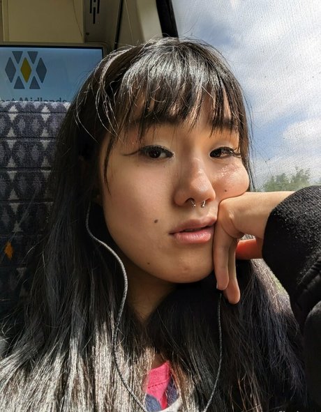 oomfiekat アート女優 写真