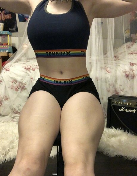 アジア人オナニーオンリーファンズ ヌード 画像