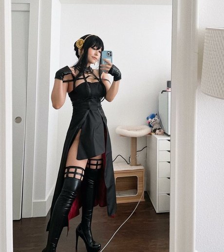 ヨガパンツ オンリーファンズ ホットxxx 写真