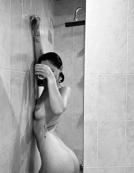 MakMary M ポルノスター 独占 写真