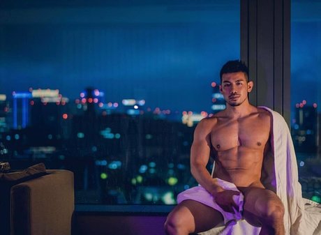 ギャングオンリーファン ホットヌード 写真