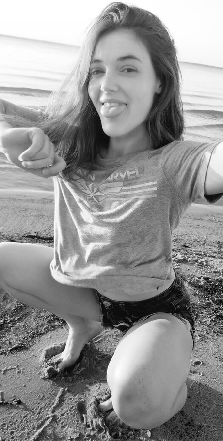 blazinghottietv2 スター ヌード 写真